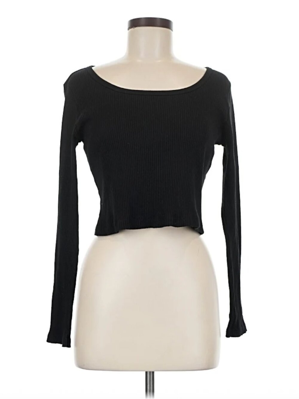 Uniqlo Ribbed Long Sleeve Crop Tee in Black - Picture 3 of 8
